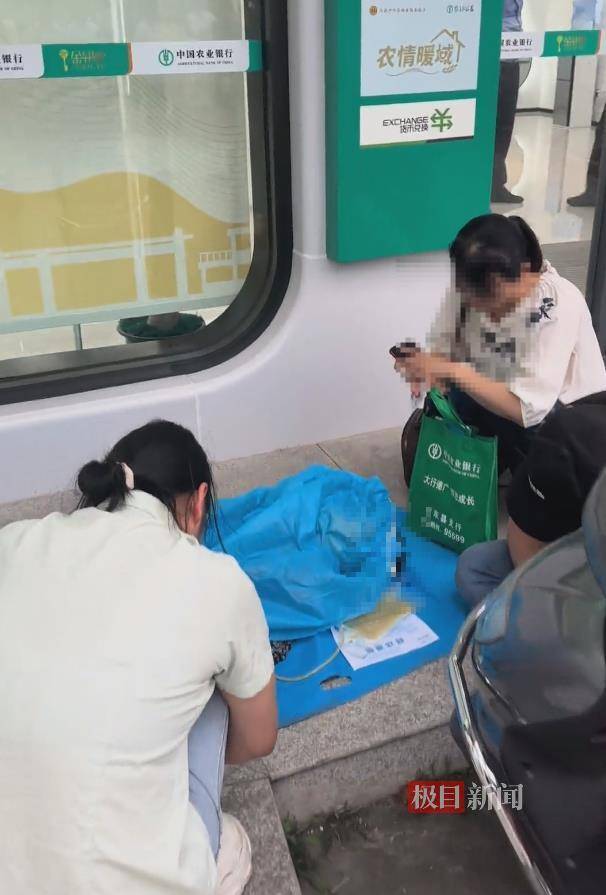 如何申请皇冠信用盘_家属称重病妇女被要求“本人到银行”才能取款如何申请皇冠信用盘，办理业务过程中人突然去世，株洲多方回应