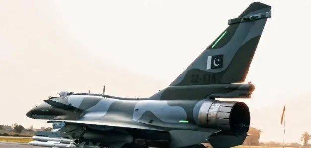 皇冠皇冠足球平台_巴五大基地凌晨被炸皇冠皇冠足球平台，红旗导弹拦截失败！印度背后有高人指点？