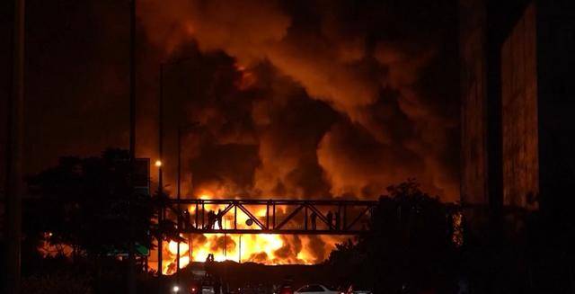 皇冠足球平台代理_伊朗炸嗨了！11轮导弹雨砸下皇冠足球平台代理，以军终于扛不住了，早早亮出底牌