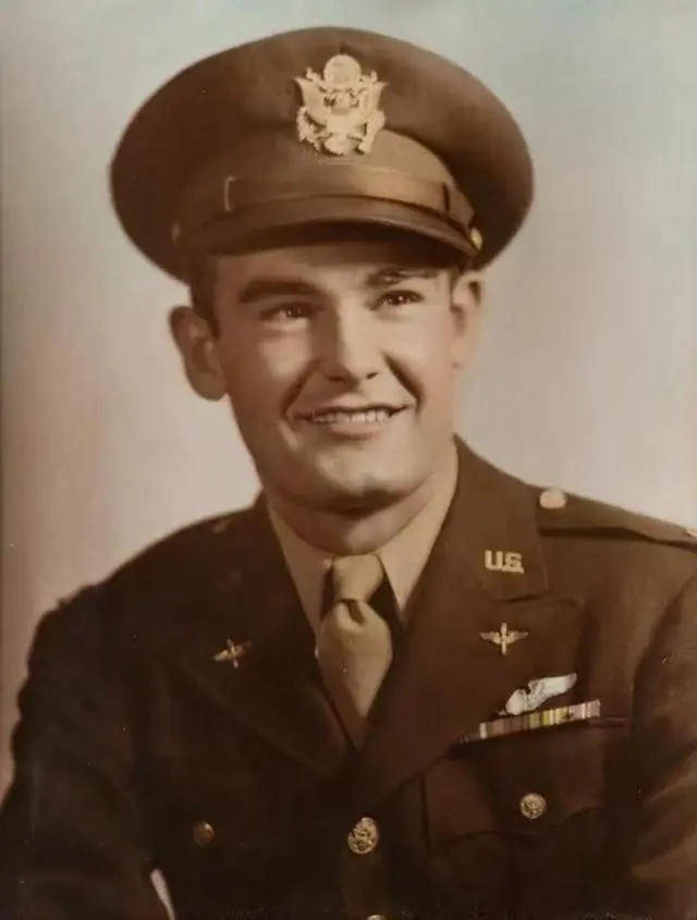 皇冠皇冠信用网会员注册_因为一架美国战机皇冠皇冠信用网会员注册，湖北这个村庄决定改名！