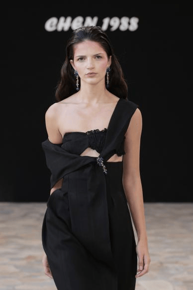 皇冠足球平台代理_江服陈龙CHEN.1988大秀米兰收官皇冠足球平台代理，“理想之秋”引国际共鸣